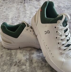 On The Roger Advantage Womens Shoes